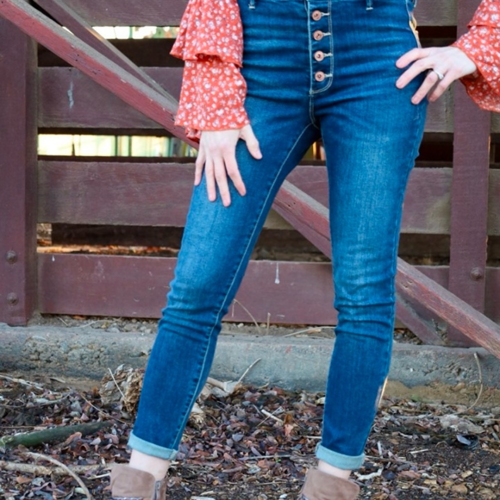 New, never worn, boutique denim jeans. 
Skinny & high rise.